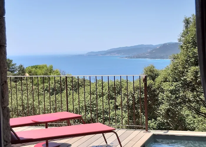 U Castellu Chambres d'hôtes&Location villa et appartements vue mer